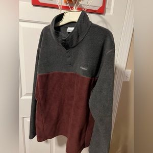 XL Columbia sweater